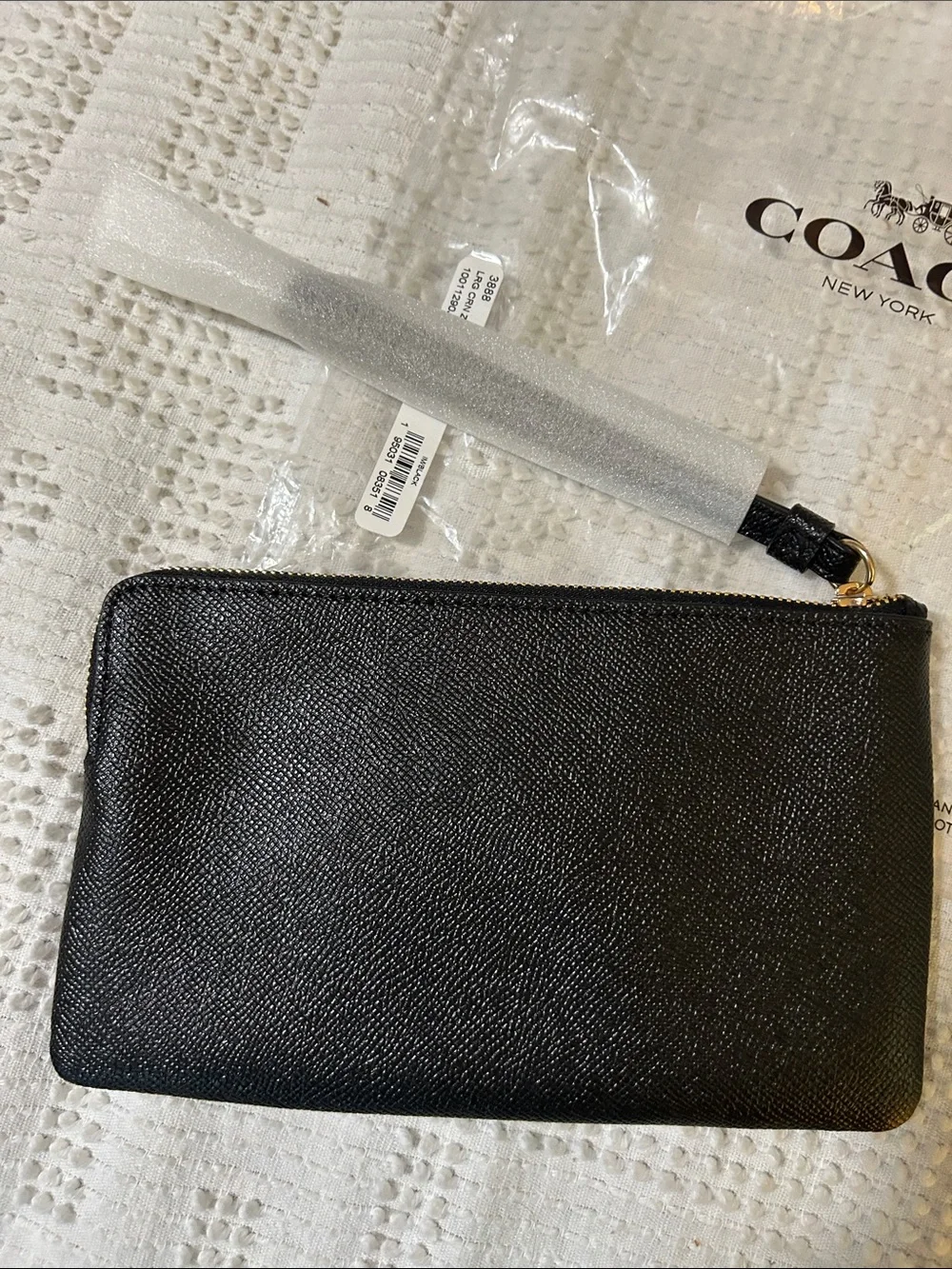 NWT Coach Black Leather Zip Wristlet with Gold Logo - Picture 2 of 6